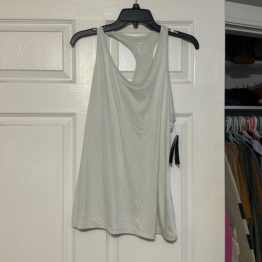 Women’s NEW Nike dri fit tank